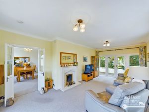 Sitting Room- click for photo gallery